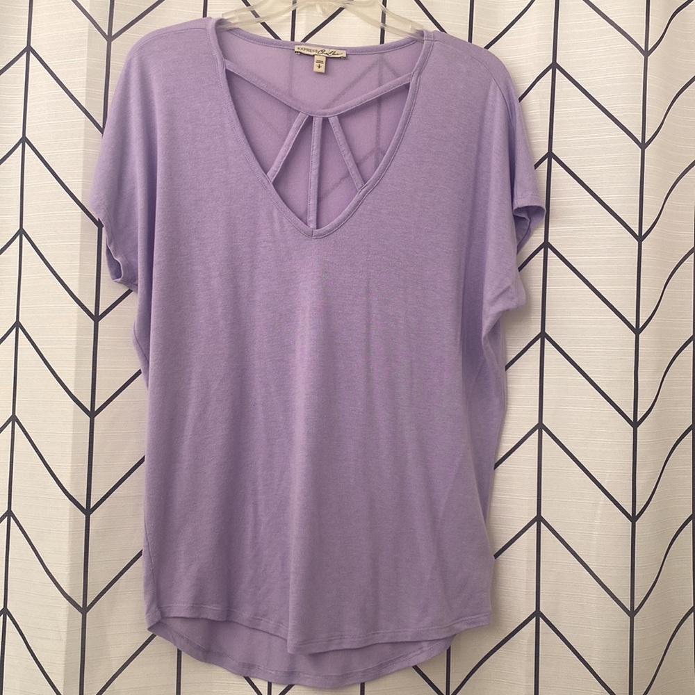 Express V Neck Tee, size small